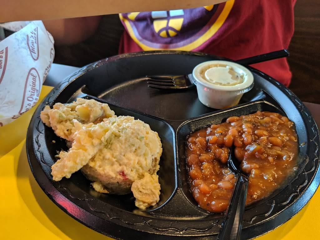 Moes Original BBQ - Vestavia Hills | restaurant | 2520 Rocky Ridge Rd, Vestavia Hills, AL 35243, USA | 2058222773 OR +1 205-822-2773