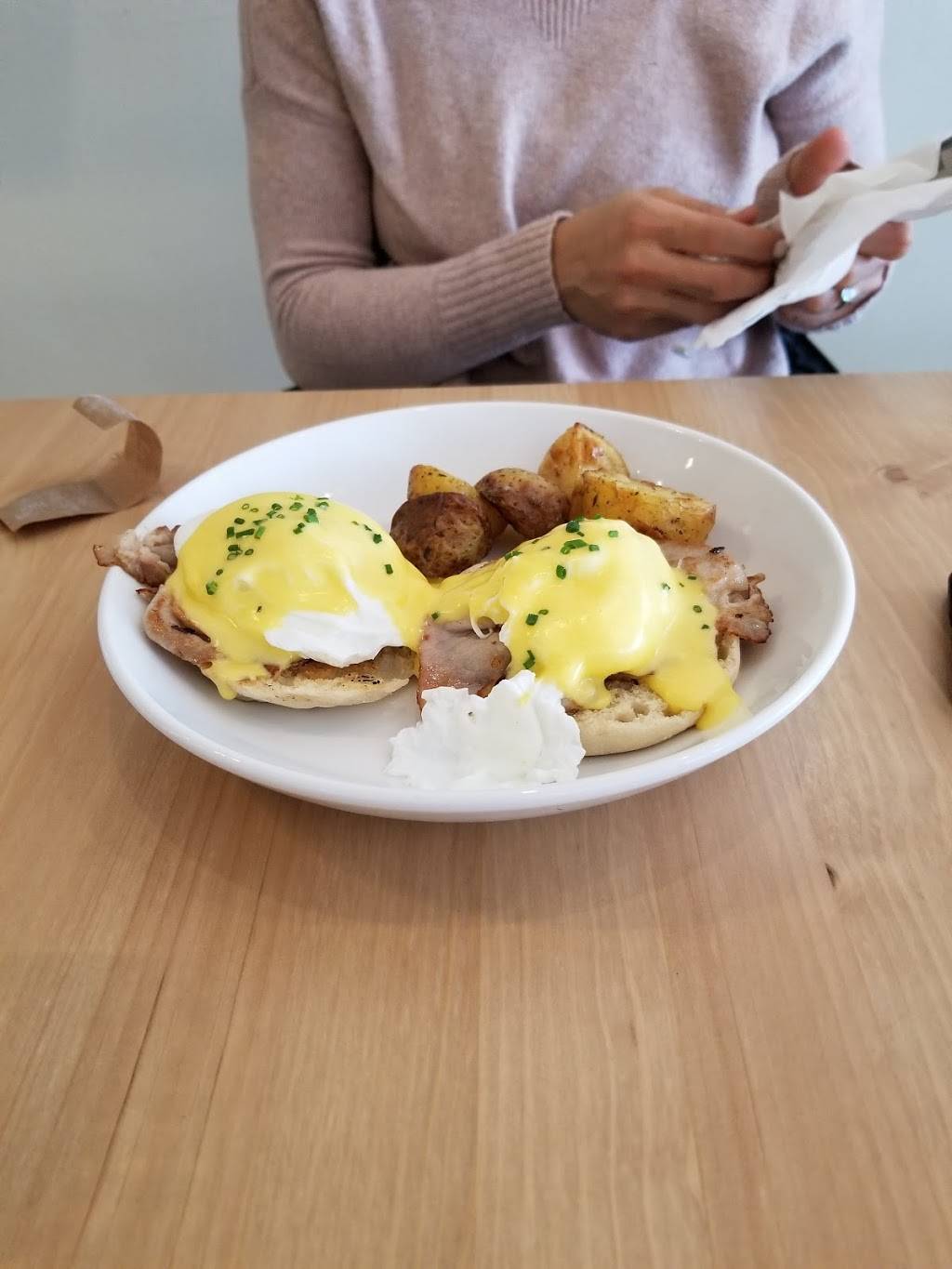 Benedict | restaurant | 405 S Union St, Traverse City, MI 49684, USA | 2314211000 OR +1 231-421-1000