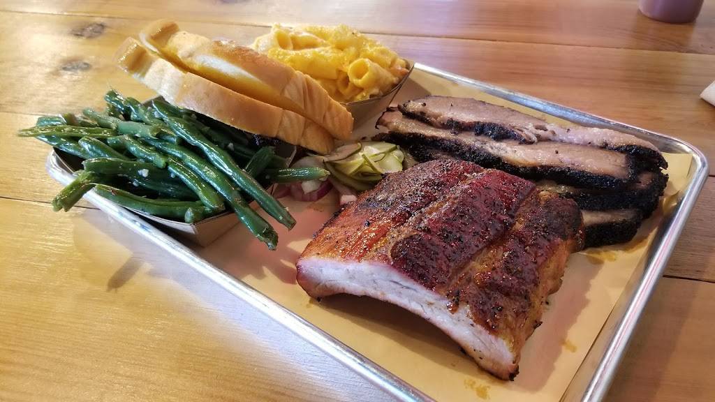 Socks Love Barbecue | restaurant | 1050 Buford Hwy #104, Cumming, GA 30041, USA | 4703028383 OR +1 470-302-8383