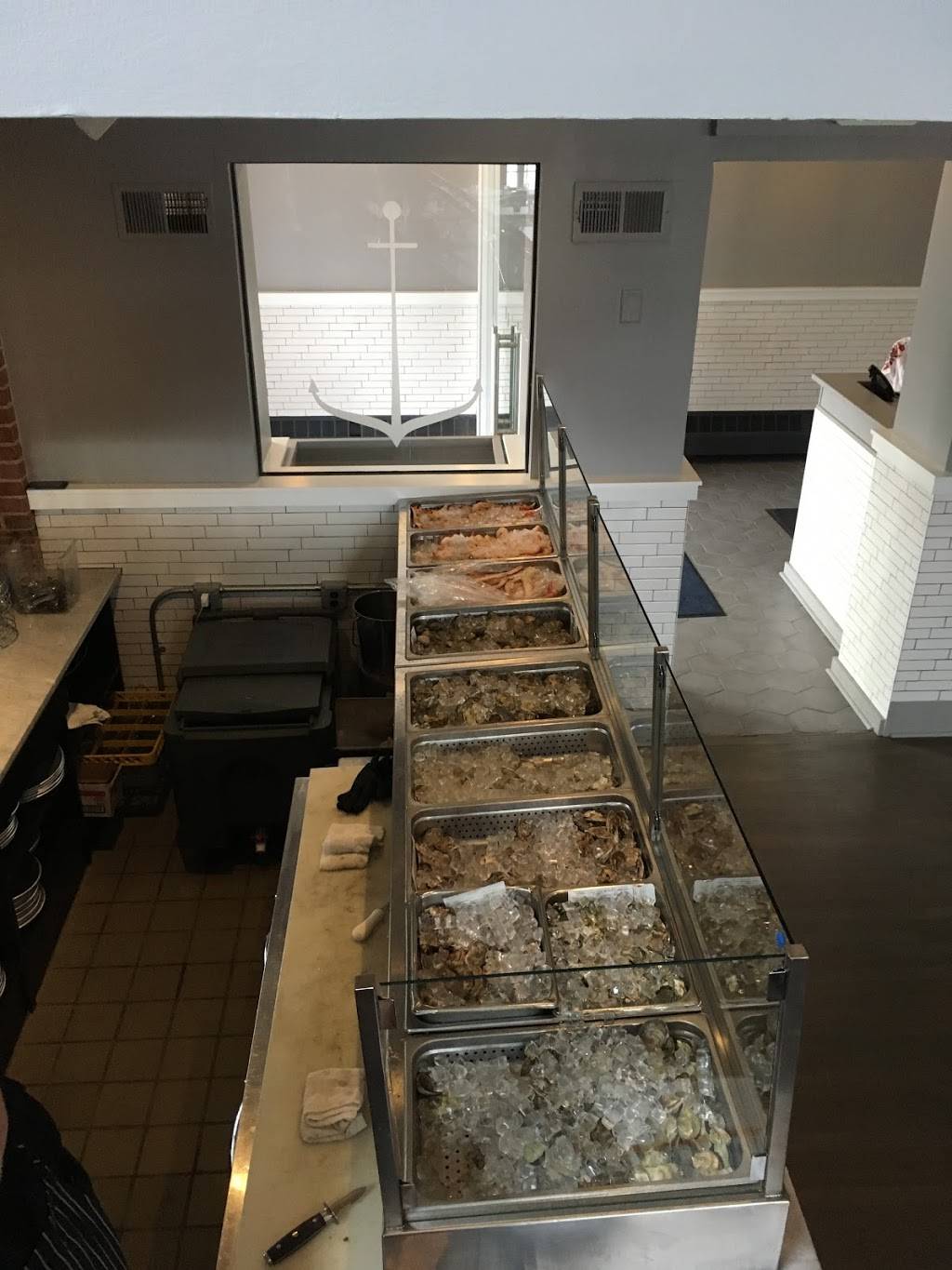 Raw Bar Baltimore | restaurant | 2809 Boston St, Baltimore, MD 21224, USA | 4437087961 OR +1 443-708-7961