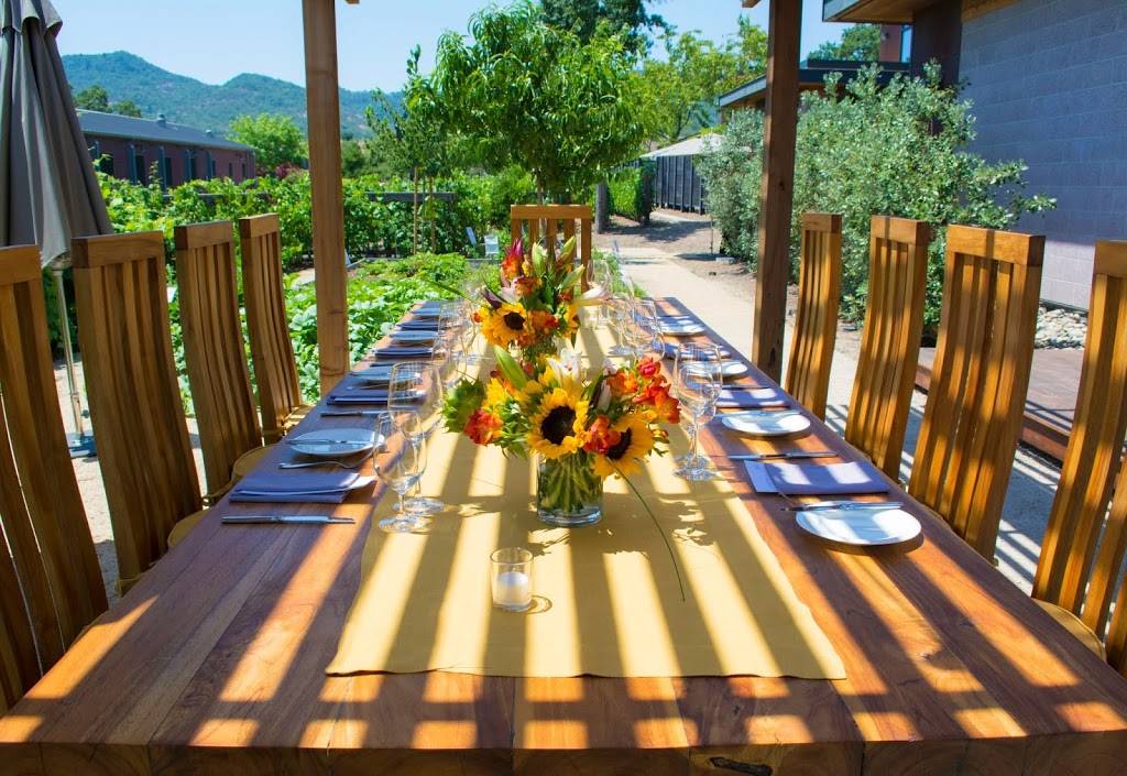 Lucy Restaurant & Bar | restaurant | 6528 Yount St, Yountville, CA 94599, USA | 7072046030 OR +1 707-204-6030