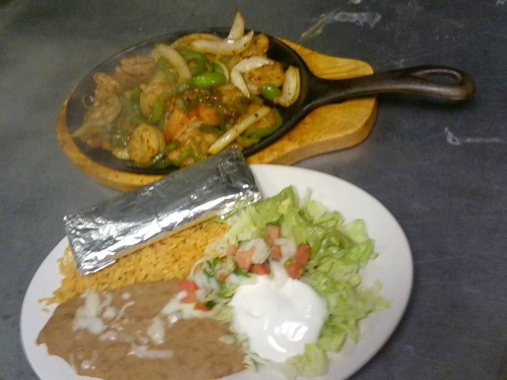 Mi Casita | restaurant | 101 E Walnut St, Gillespie, IL 62033, USA | 2178393600 OR +1 217-839-3600