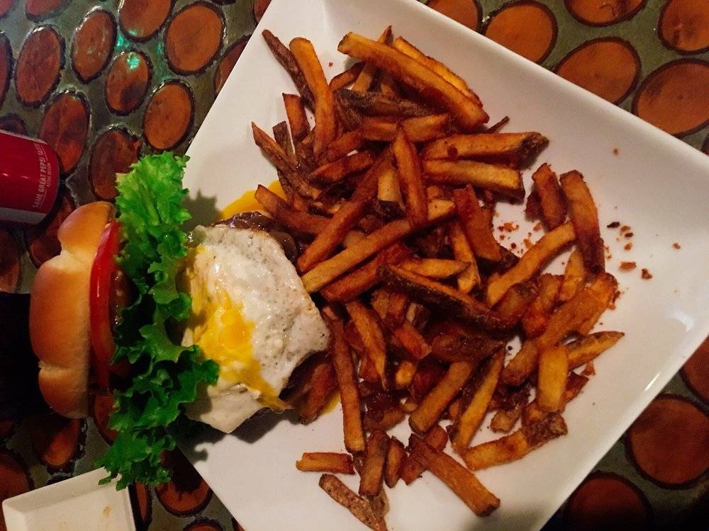 Bauers 66 1/2 | restaurant | 1700 McHenry Ave 66 1/2, Modesto, CA 95350, USA | 2099851199 OR +1 209-985-1199