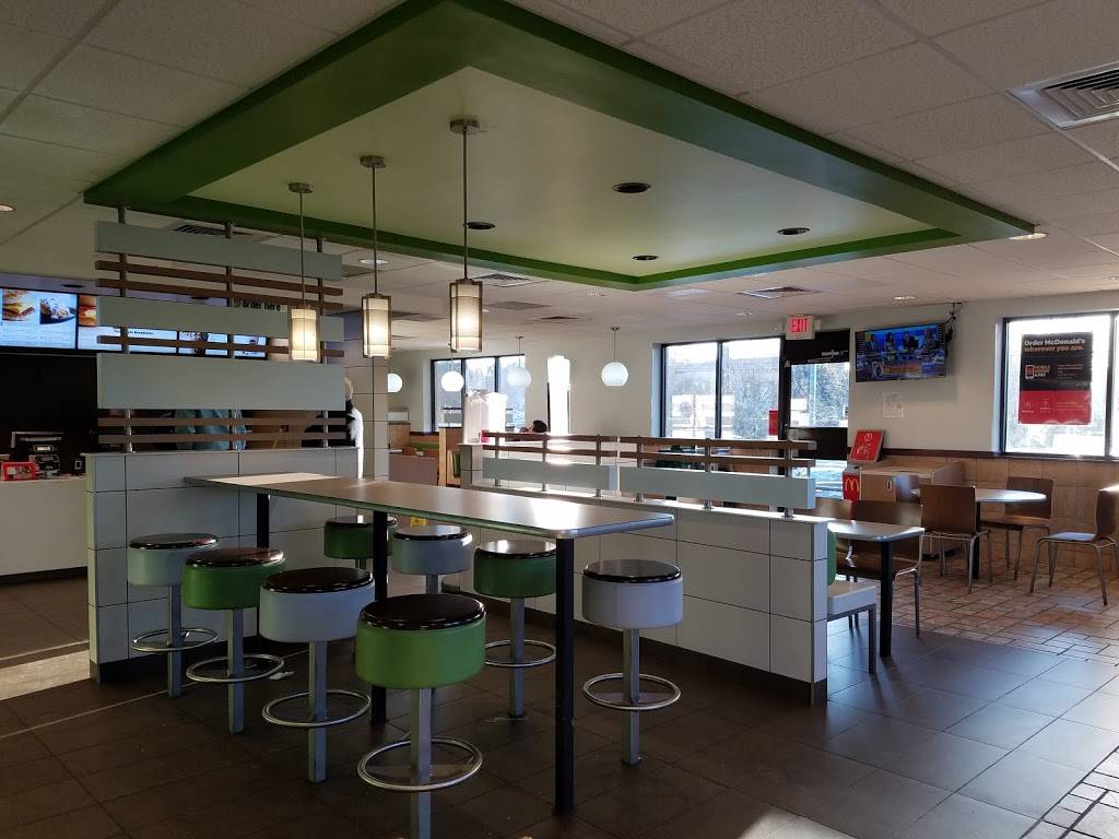 McDonalds | cafe | 2801 Old Wake Forest Rd, Raleigh, NC 27609, USA | 9198213297 OR +1 919-821-3297