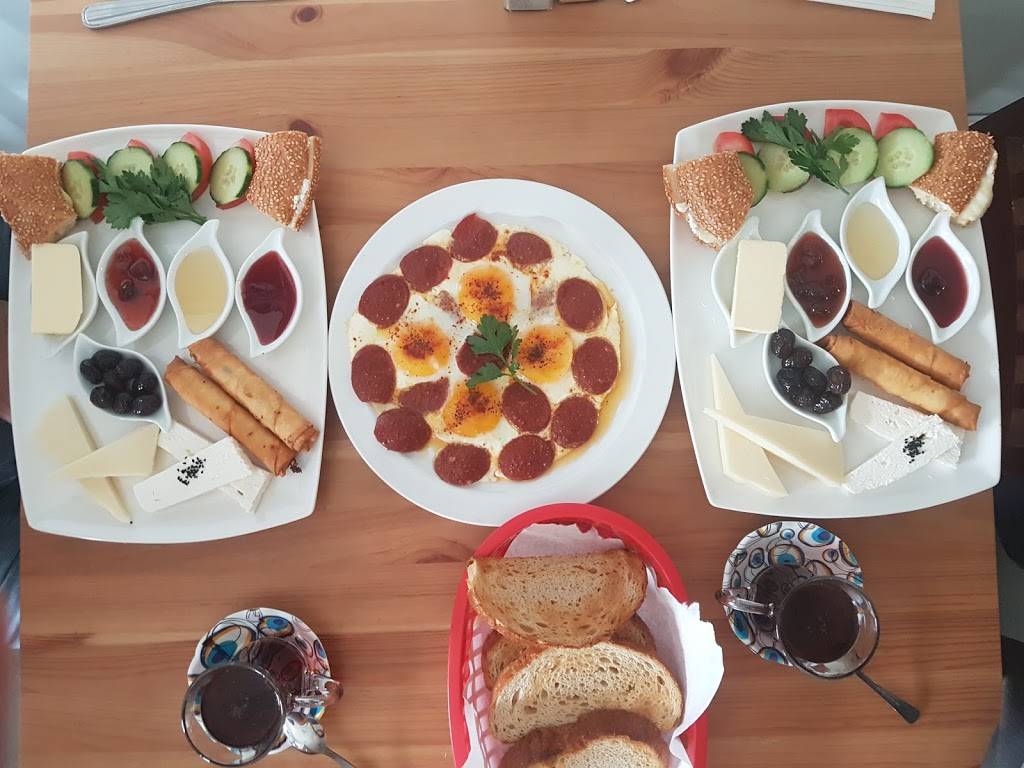 Home Sweet Home | restaurant | 1 Whitehorse Rd, North York, ON M3J 3A7, Canada | 4166330030 OR +1 416-633-0030