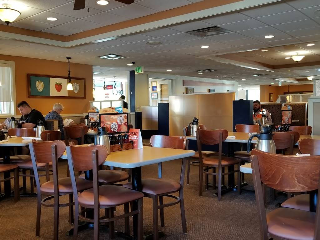IHOP | restaurant | 1595 S Colorado Blvd, Denver, CO 80222, USA | 3037581492 OR +1 303-758-1492