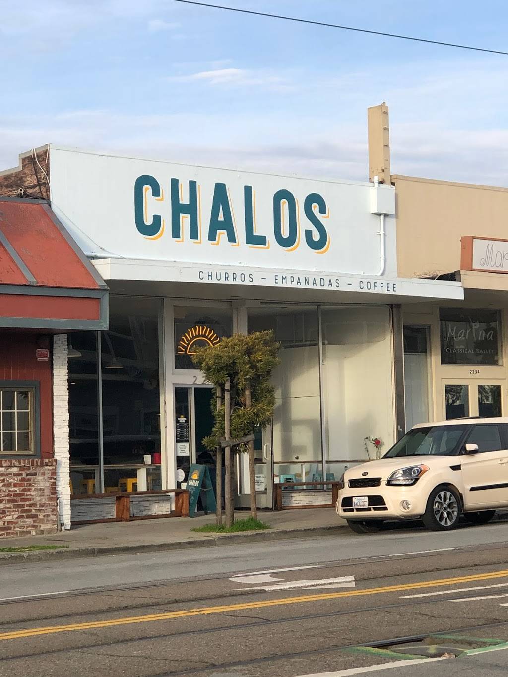 CHALOS | restaurant | 2240 Taraval St, San Francisco, CA 94116, USA | 4155627752 OR +1 415-562-7752
