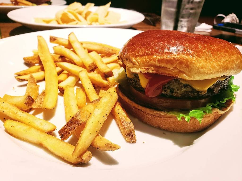 TGI Fridays | restaurant | 2000 Evans Rd, Melbourne, FL 32904, USA | 3217238443 OR +1 321-723-8443