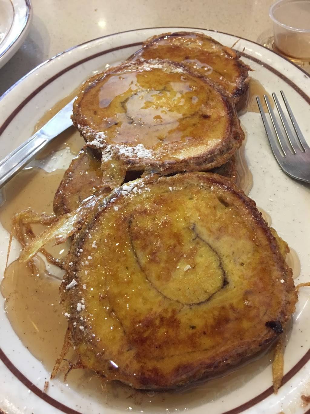 Leos Coney Island | restaurant | 20257 Hall Rd, Macomb, MI 48044, USA | 5862862300 OR +1 586-286-2300