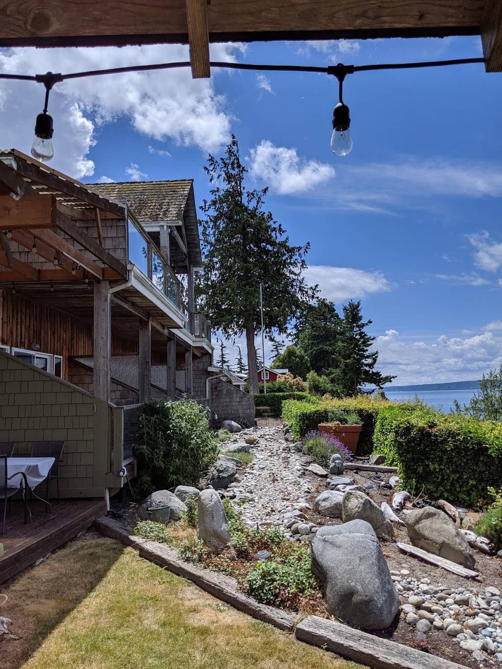Camano Island Waterfront Bistro | restaurant | 1054 W Camano Dr, Camano, WA 98282, USA | 3603870783 OR +1 360-387-0783