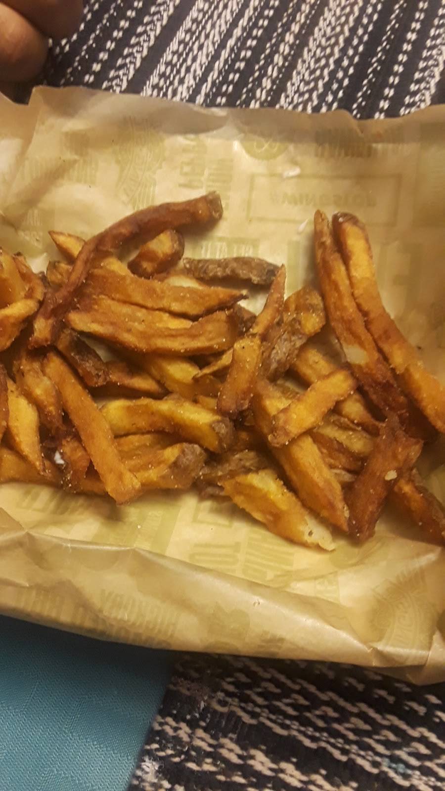 Wingstop | restaurant | 915 E Road to Six Flags St, Arlington, TX 76011, USA | 8174619464 OR +1 817-461-9464