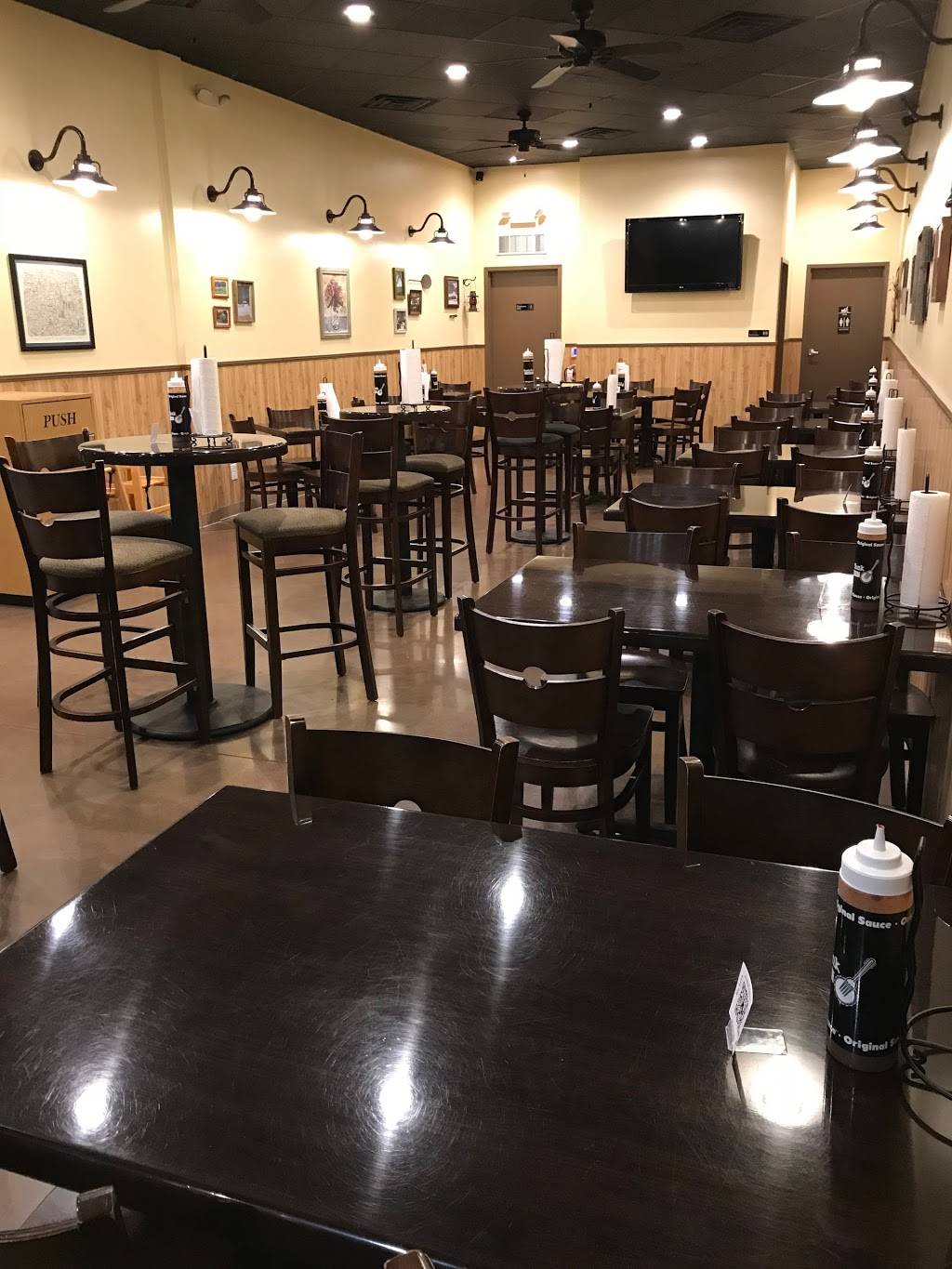 Honky Tonk Smokehouse | restaurant | 145 Jonestown Rd, Winston-Salem, NC 27104, USA | 3367942270 OR +1 336-794-2270