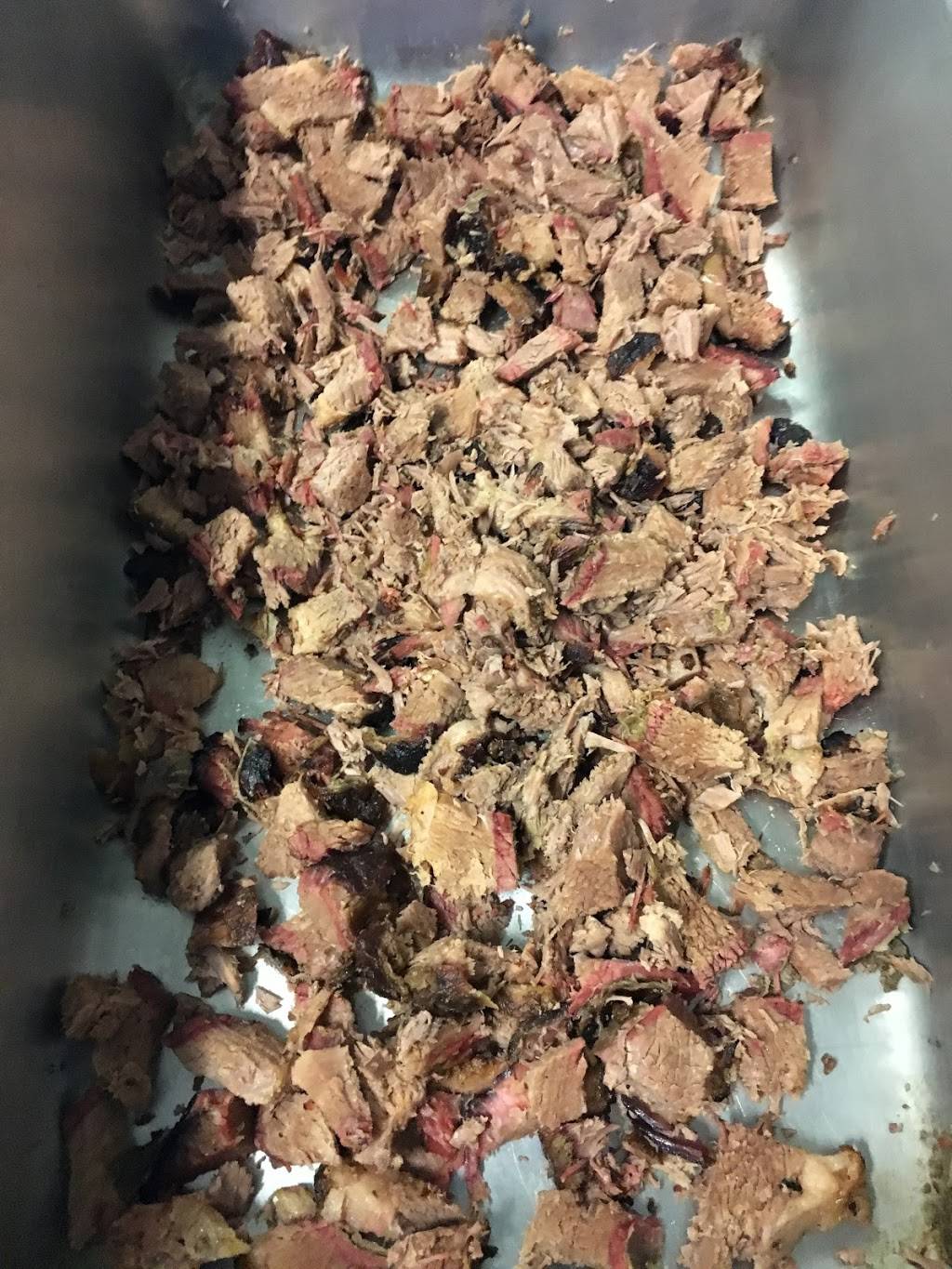 Le - Js Bar BQ | restaurant | 601 SE 36th St, Newton, KS 67114, USA | 3162830802 OR +1 316-283-0802