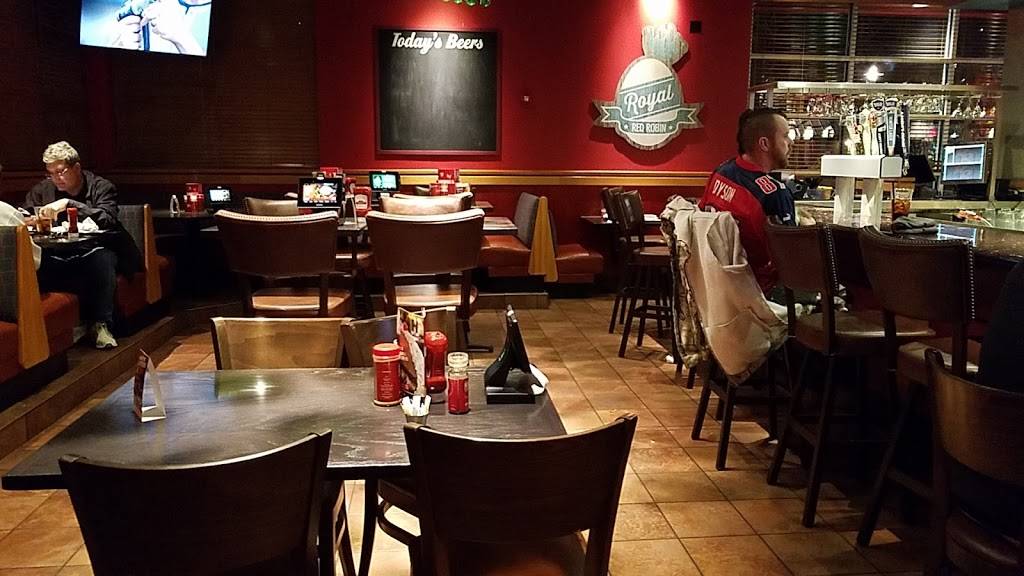 Red Robin Gourmet Burgers and Brews | restaurant | 6802 Charlotte Pike, Nashville, TN 37209, USA | 6153521710 OR +1 615-352-1710