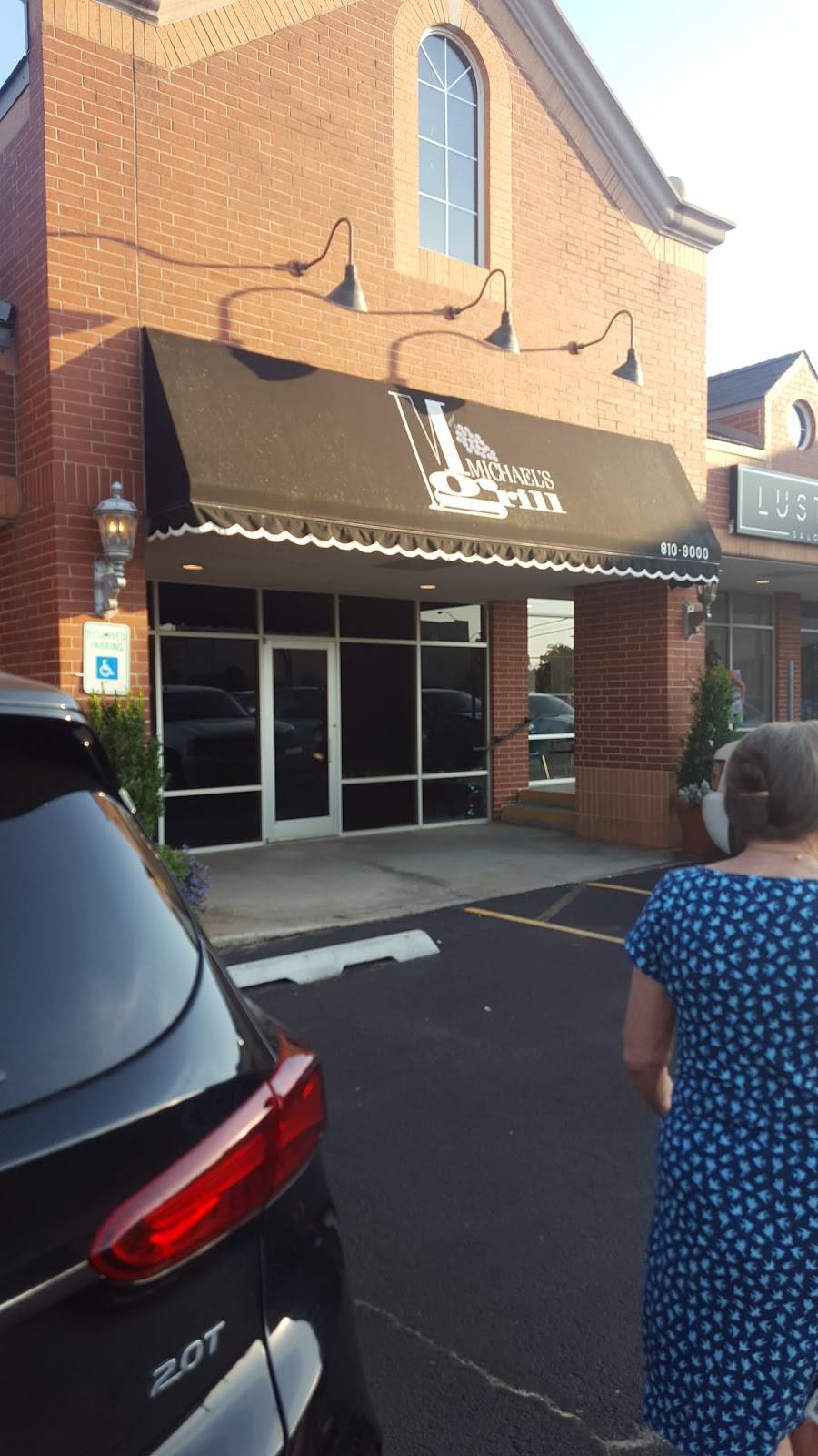 Michaels Grill | restaurant | 2824 W Country Club Dr, Oklahoma City, OK 73116, USA | 4058109000 OR +1 405-810-9000