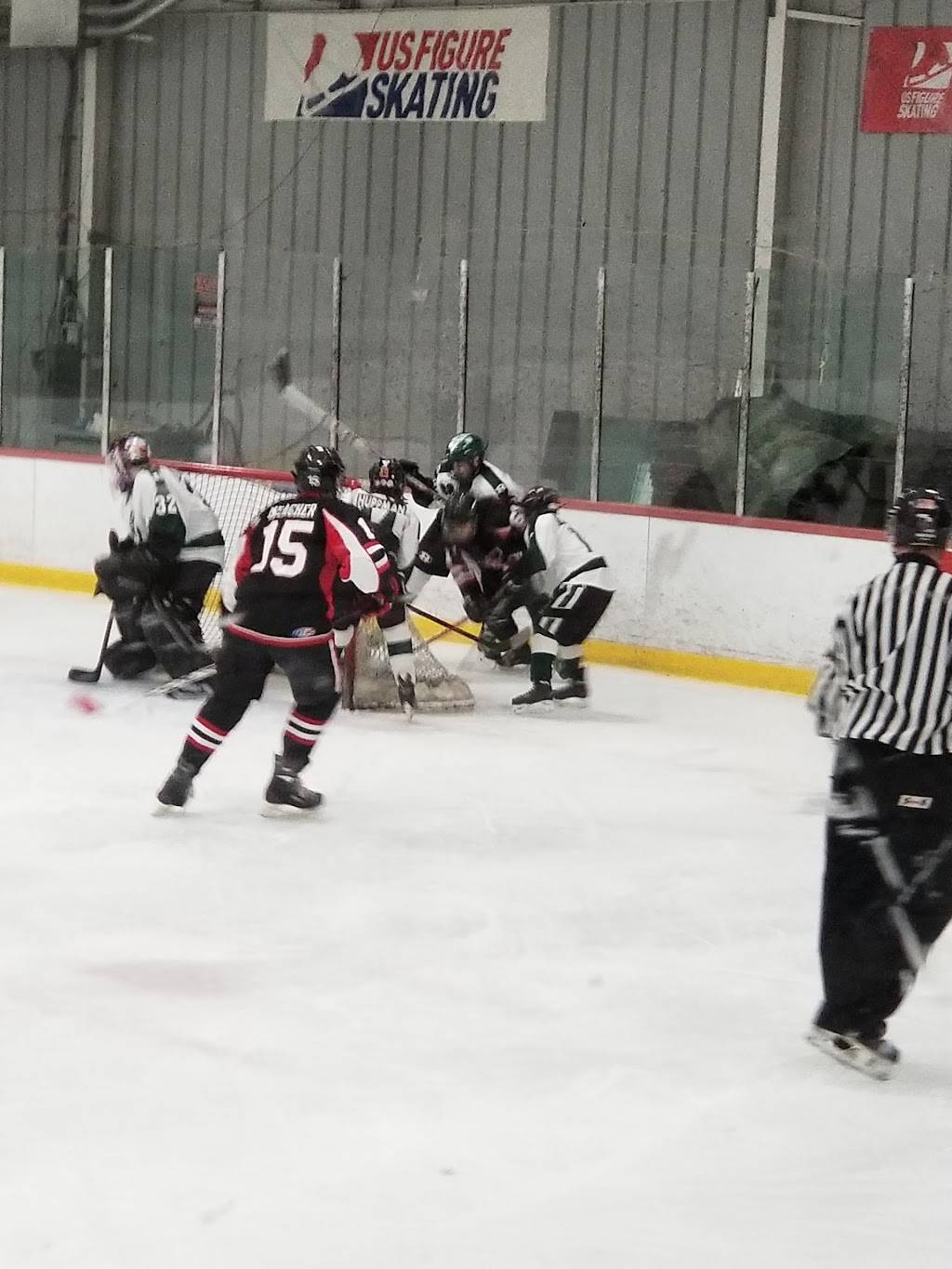 IceWorks Skating Complex | restaurant | 3100 Dutton Mill Rd, Aston, PA 19014, USA | 6104972200 OR +1 610-497-2200