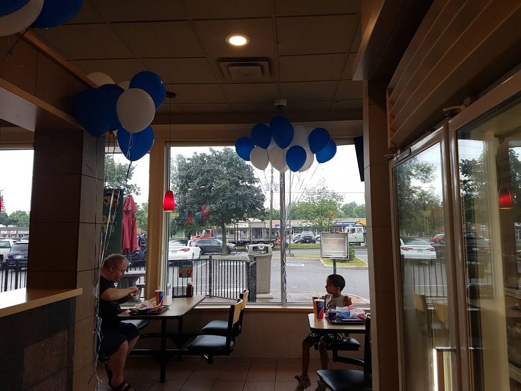 Dairy Queen | restaurant | 828 Chemong Rd, Peterborough, ON K9H 5Z7, Canada | 7057453002 OR +1 705-745-3002