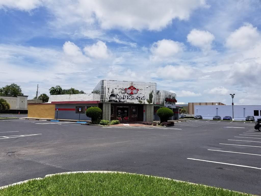 Mr. & Mrs. Crab | restaurant | 7220 S Orange Blossom Trail, Orlando, FL 32809, USA | 4072334945 OR +1 407-233-4945
