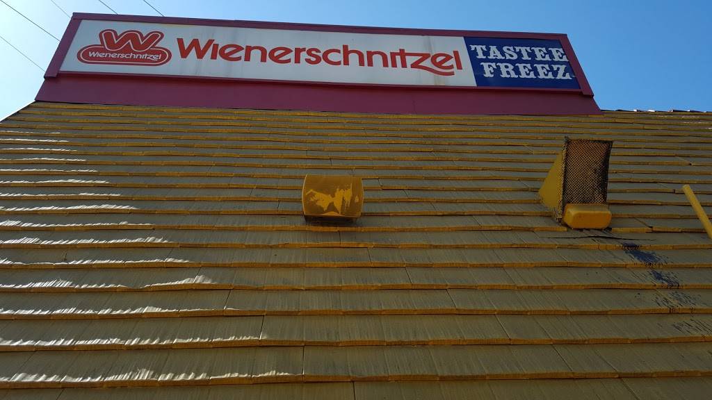 Wienerschnitzel | restaurant | 10991 Lower Azusa Rd, El Monte, CA 91731, USA | 6265755006 OR +1 626-575-5006