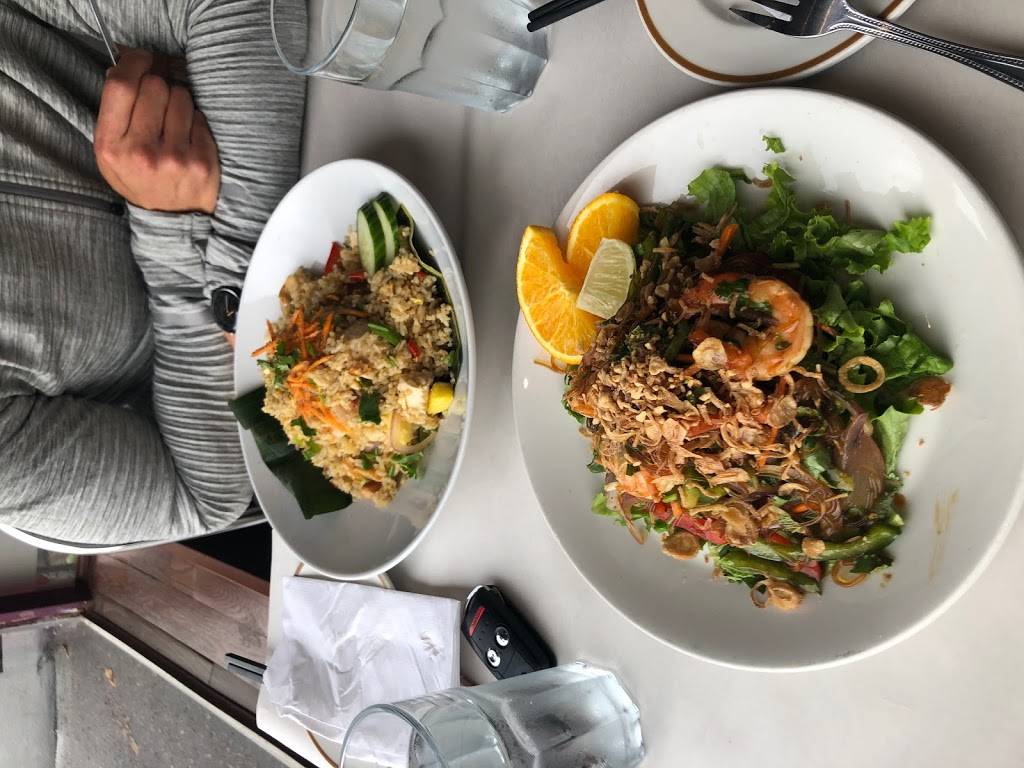 Phở Đông Gia Việt Thái Restaurant Halal | restaurant | 256 Browns Line, Etobicoke, ON M8W 1X1, Canada | 6479965744 OR +1 647-996-5744