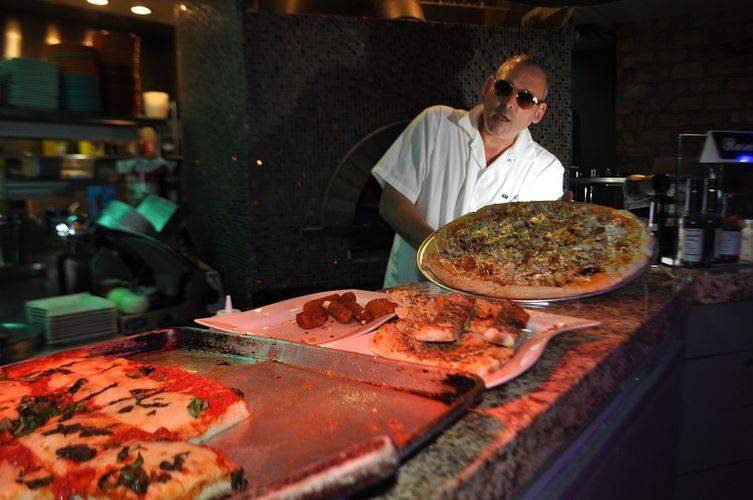 Mangos By the Sea | restaurant | 222 Commercial Blvd #103, Lauderdale-By-The-Sea, FL 33308, USA | 9549002773 OR +1 954-900-2773