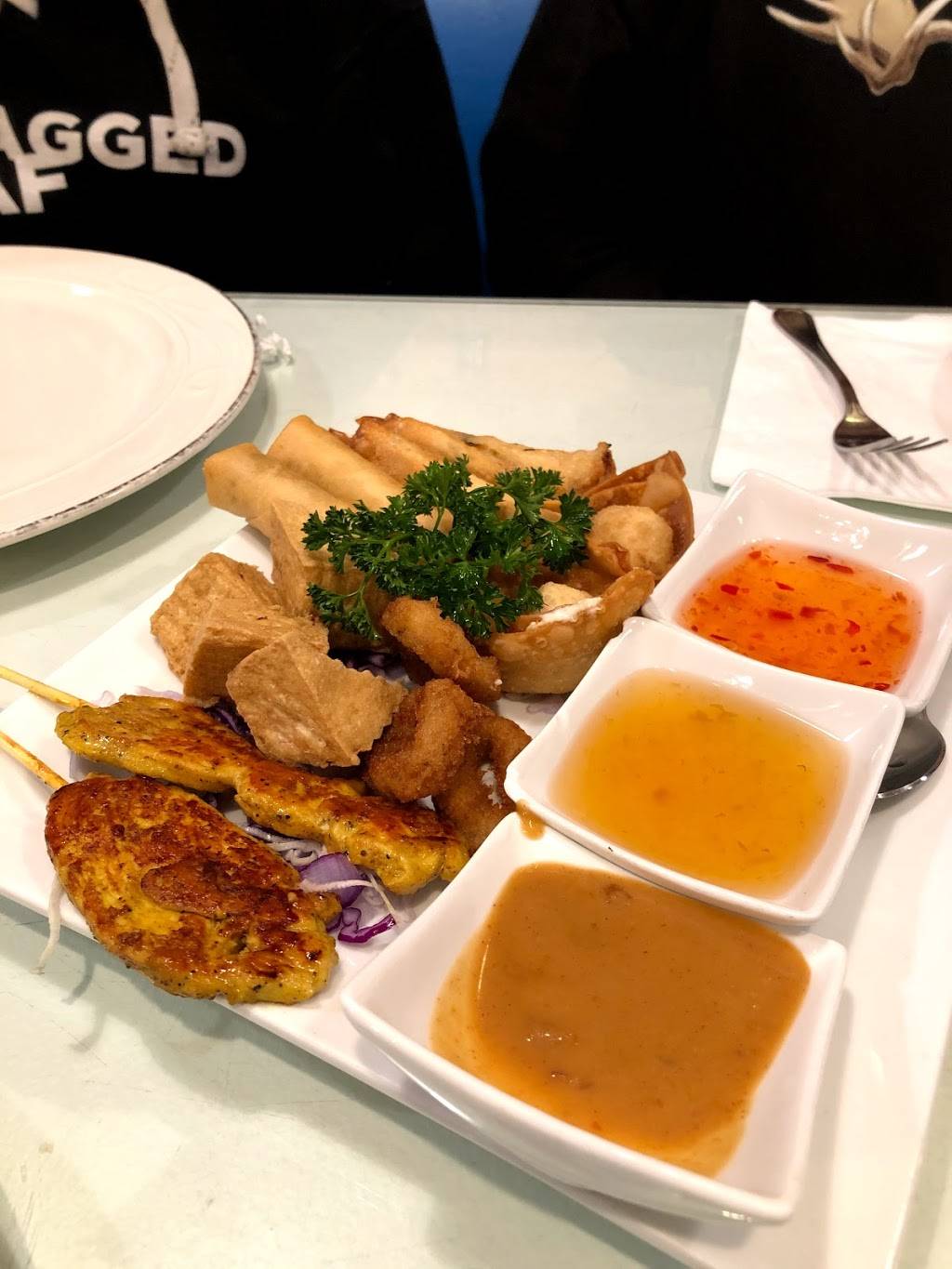 Family Thai Cuisine | restaurant | 9601 Mickelberry Rd NW #111, Silverdale, WA 98383, USA | 3606983663 OR +1 360-698-3663