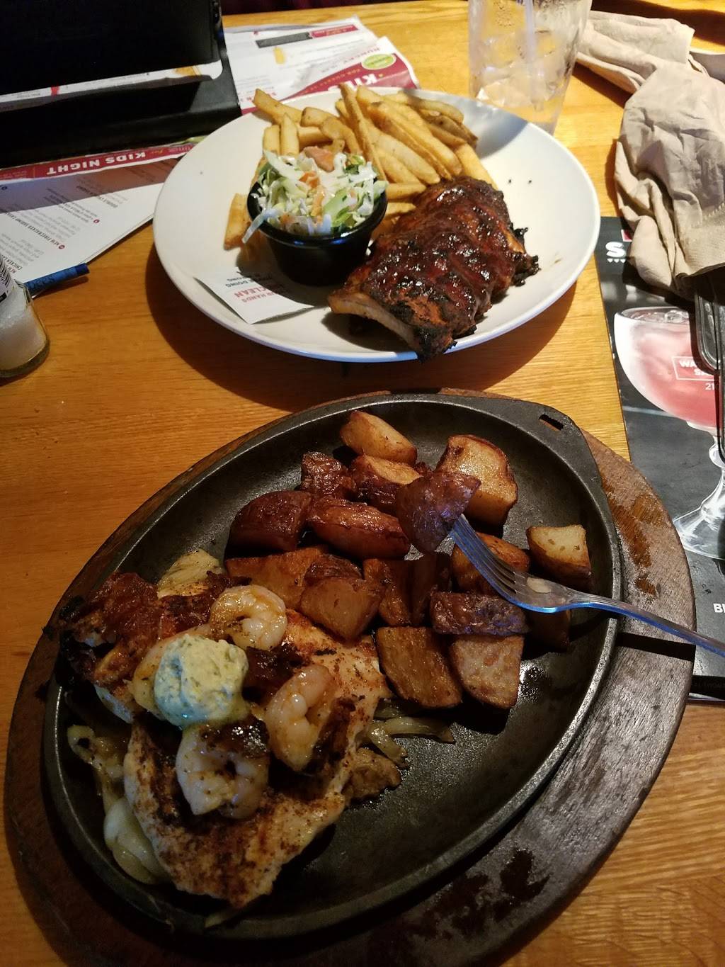 Applebees Grill + Bar | restaurant | 829 Providence Rd, Brandon, FL 33511, USA | 8136430000 OR +1 813-643-0000