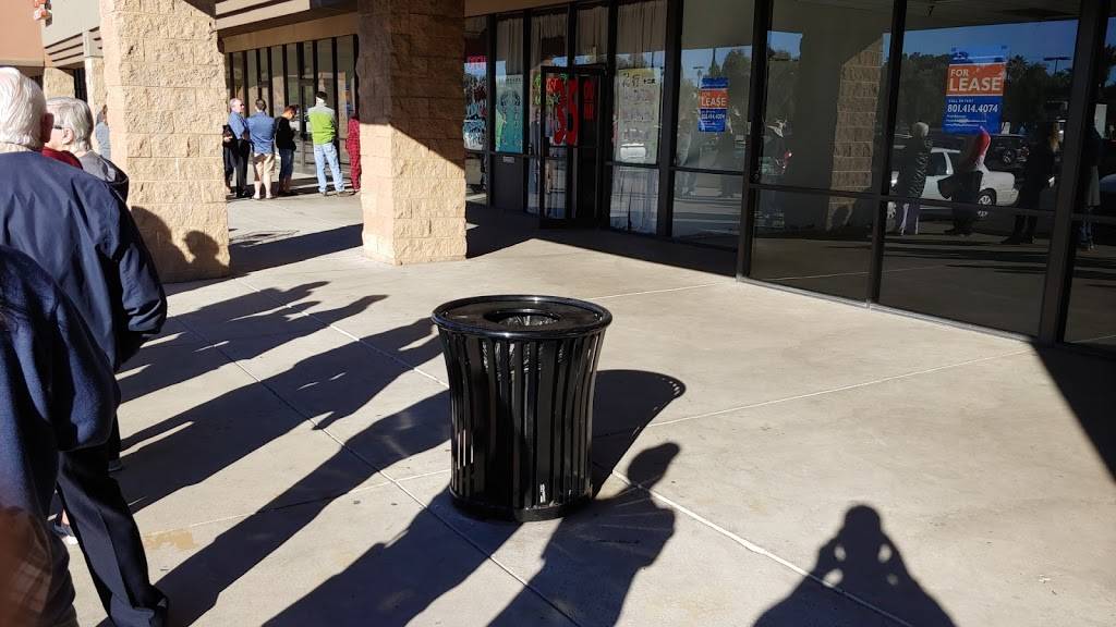 La Mesa Tortillas | restaurant | 7823 E Broadway Blvd, Tucson, AZ 85710, USA | 5202985966 OR +1 520-298-5966