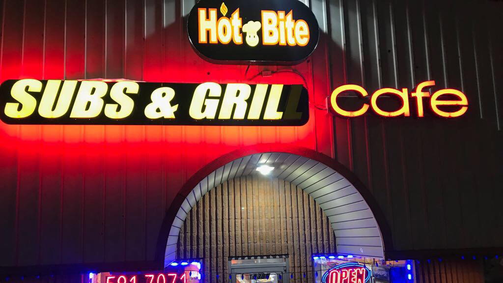 Hot Bite Cafe Subs & Grill | restaurant | 10386 W Warren Ave, Dearborn, MI 48126, USA | 3135817071 OR +1 313-581-7071