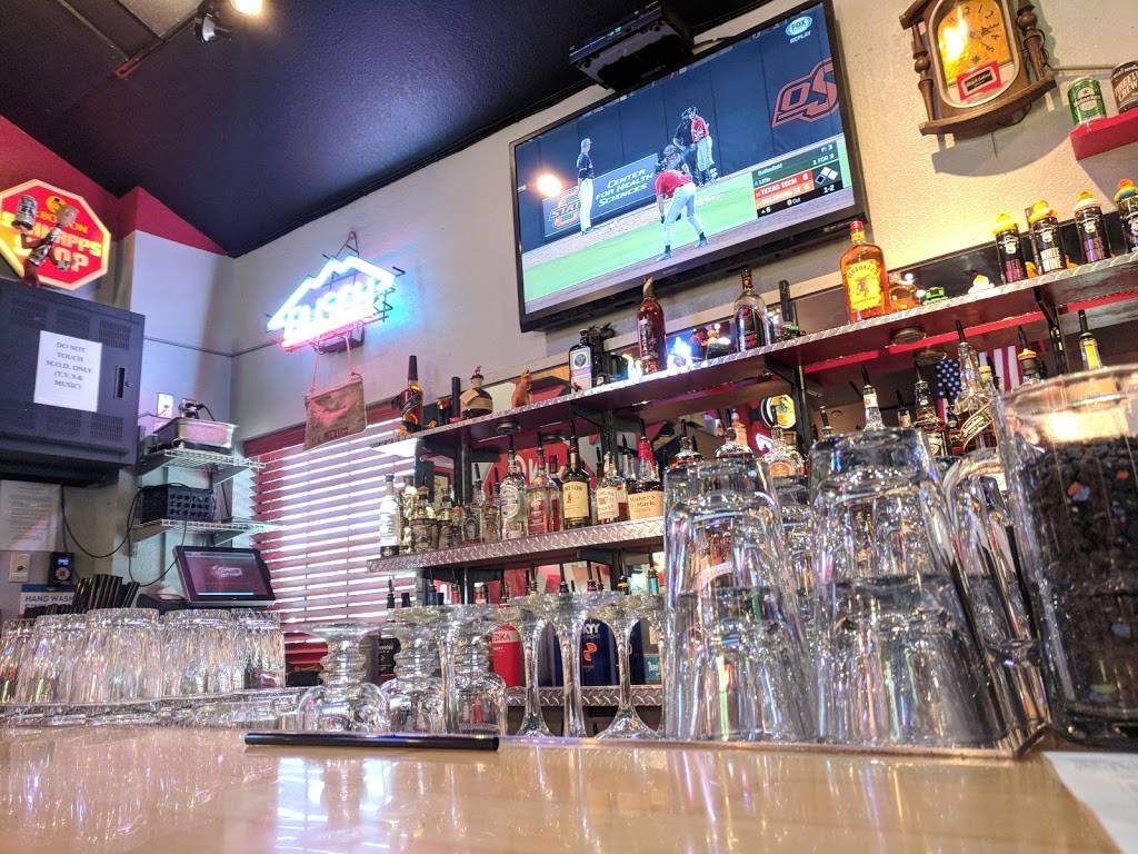 The Garage Burgers & Beer | restaurant | 5737, 601 S Bryant Ave, Edmond, OK 73034, USA | 4053415801 OR +1 405-341-5801