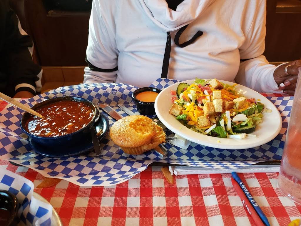 Famous Daves Bar-B-Que | restaurant | 100 W Main St, Christiana, DE 19702, USA | 3027370300 OR +1 302-737-0300