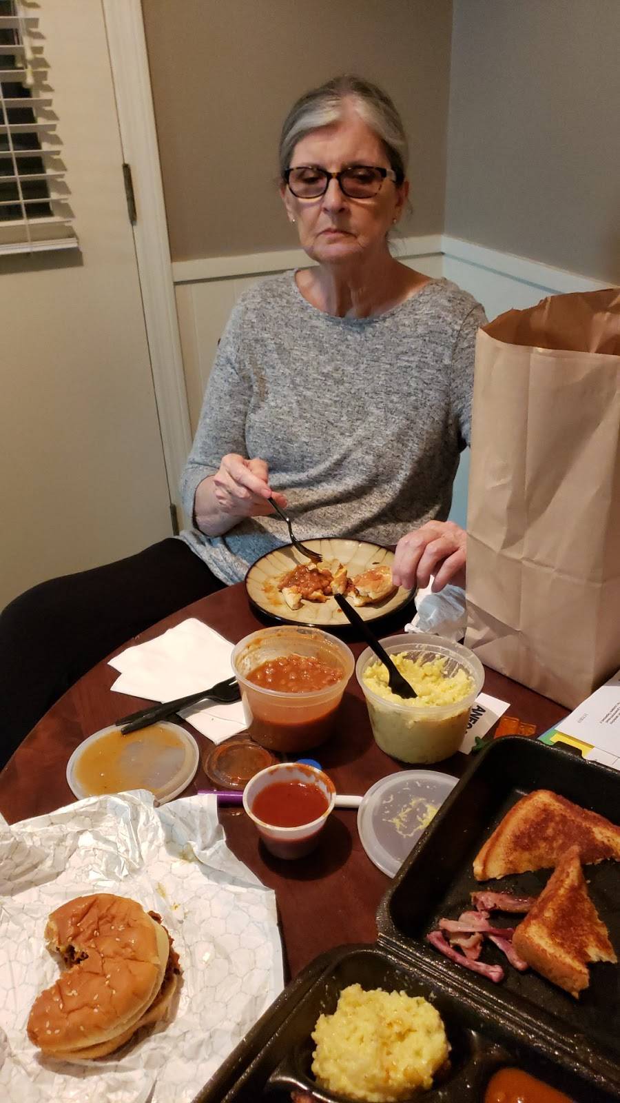 Hickory Stick | restaurant | 4448 Youree Dr, Shreveport, LA 71105, USA | 3188617527 OR +1 318-861-7527