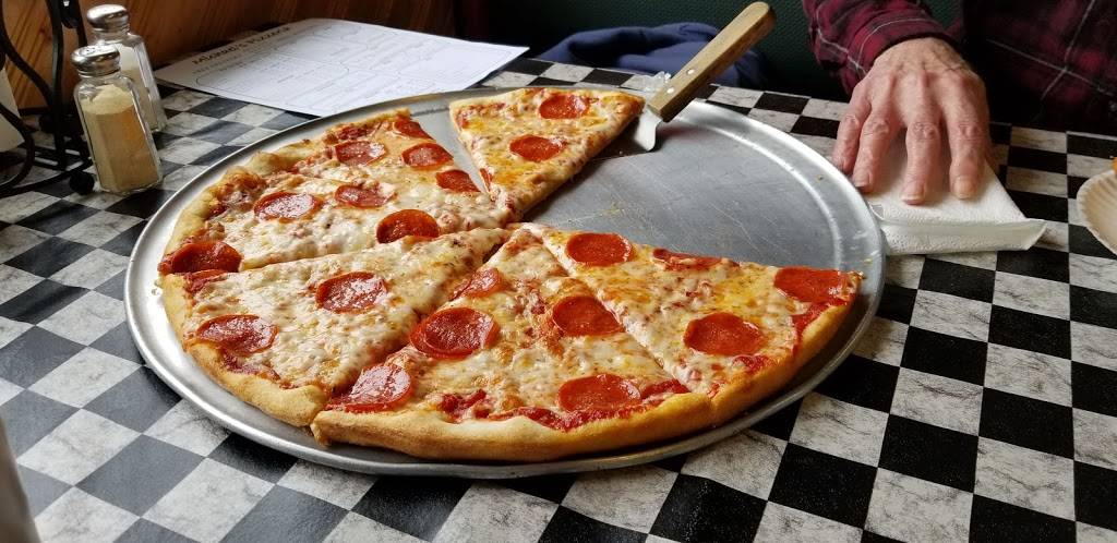 Michaels Pizzeria | restaurant | 2204 4th St, Altoona, PA 16601, USA | 8149412272 OR +1 814-941-2272