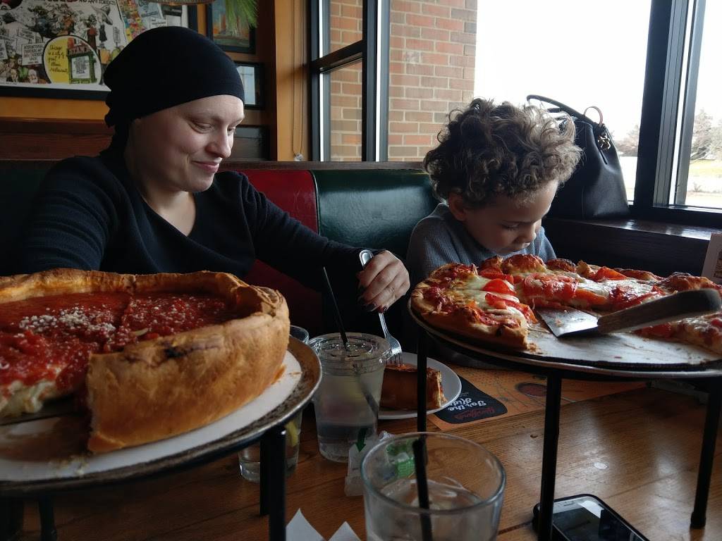 Giordanos | restaurant | 2870 W US-34, Oswego, IL 60543, USA | 6305514411 OR +1 630-551-4411