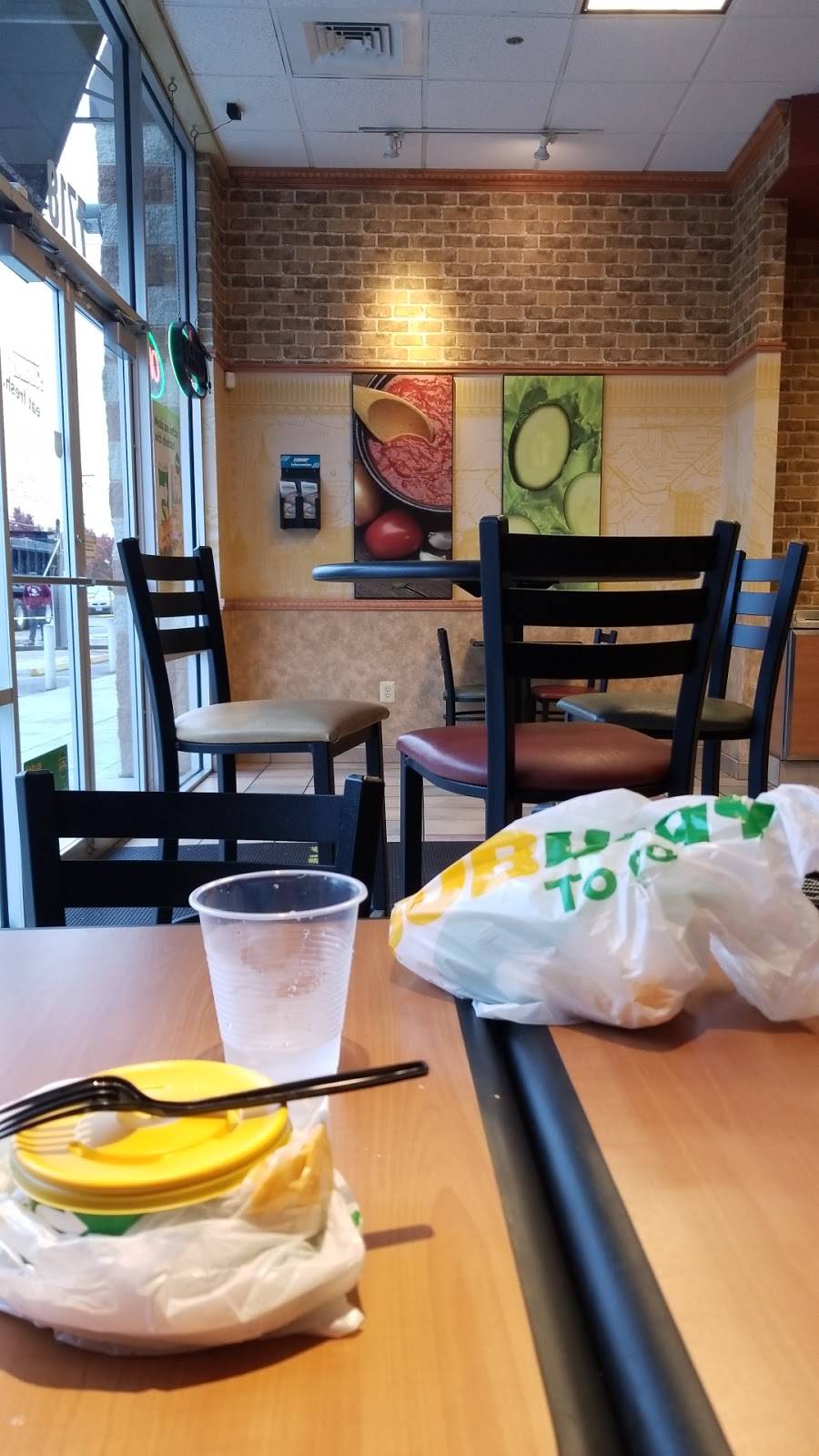 Subway Restaurants | restaurant | 7718 Old Branch Ave, Clinton, MD 20735, USA | 3018683281 OR +1 301-868-3281