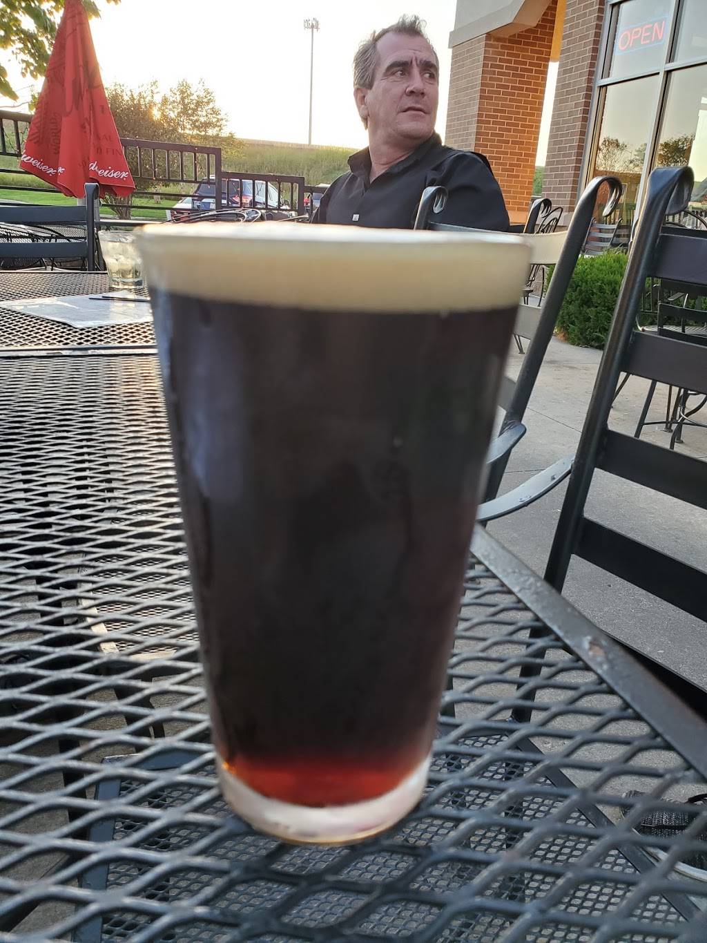 Knubs Pub | restaurant | 5386 Roberts St, Shawnee, KS 66226, USA | 9134415682 OR +1 913-441-5682