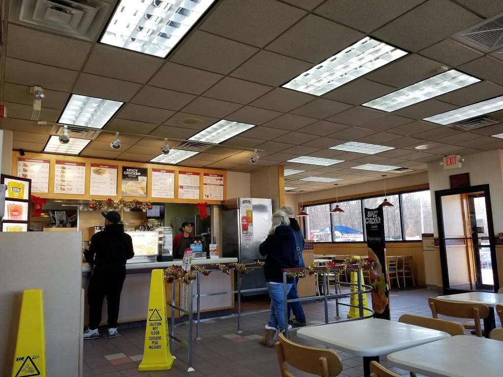 Wendys | restaurant | 328 Queen St, Southington, CT 06489, USA | 8607361162 OR +1 860-736-1162