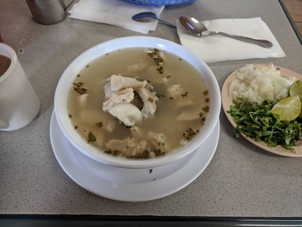 Marthas Kitchen | restaurant | 2526 Daly St, Los Angeles, CA 90031, USA | 3232269099 OR +1 323-226-9099