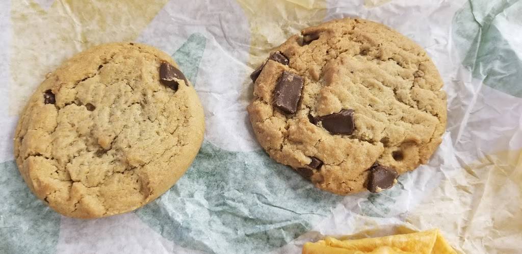 Subway Restaurants | restaurant | 214 E Canal St, Mulberry, FL 33860, USA | 8639435917 OR +1 863-943-5917