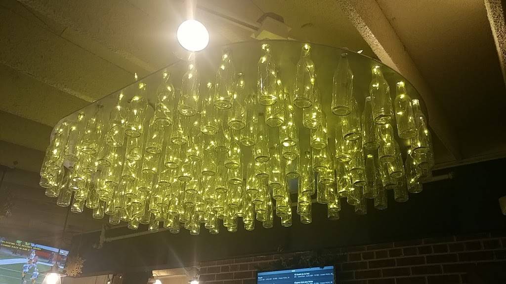 Crown Brewing | restaurant | 211 S East St #4058, Crown Point, IN 46307, USA | 2196634545 OR +1 219-663-4545