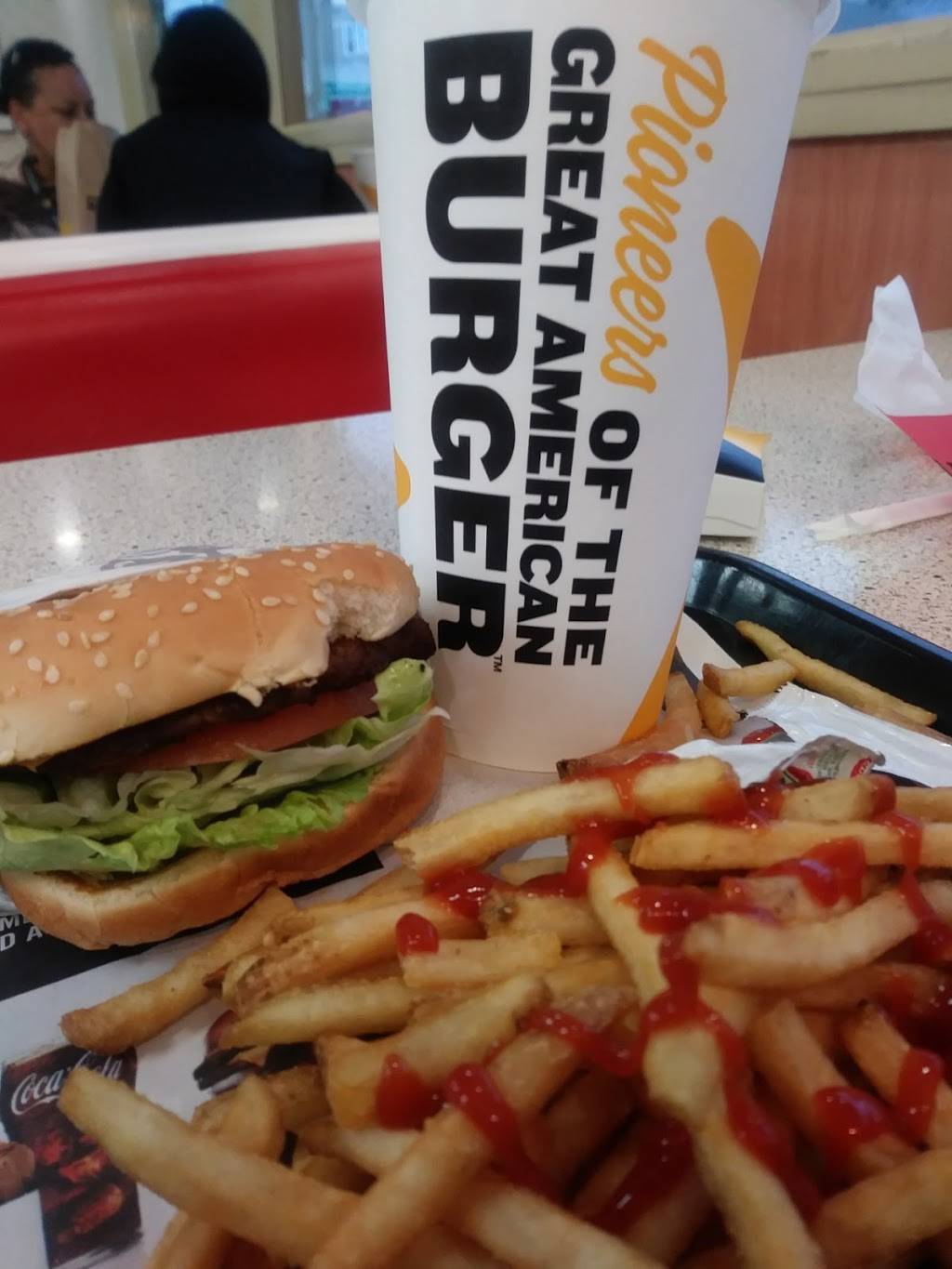 Carls Jr. | restaurant | 3770 Telegraph Ave, Oakland, CA 94609, USA | 5106584491 OR +1 510-658-4491