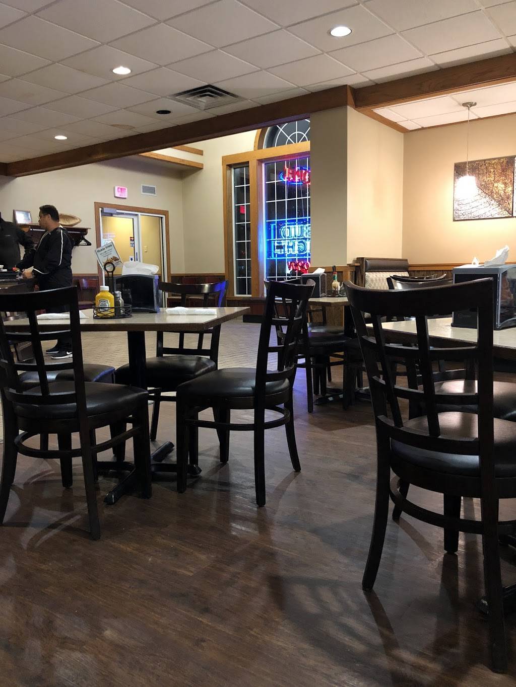 Eric’s Too Family Restaurant and Lounge | restaurant | 921 Maple Hill Rd, Bloomington, IL 61705, USA | 3098084223 OR +1 309-808-4223