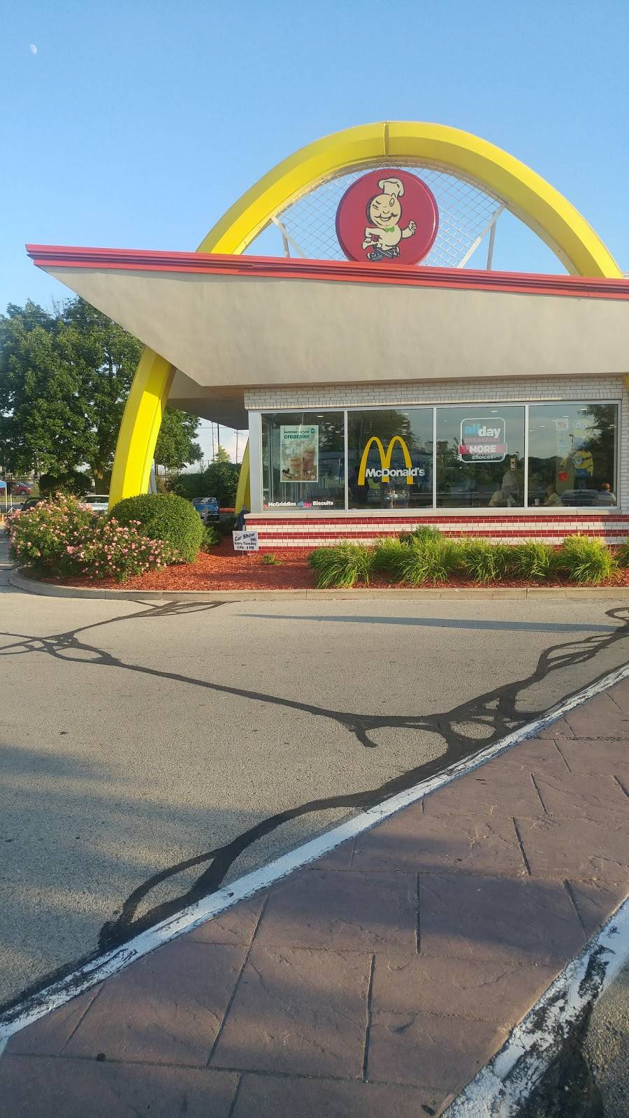 McDonalds | cafe | 191 W Layton Ave, Milwaukee, WI 53207, USA | 4144824780 OR +1 414-482-4780