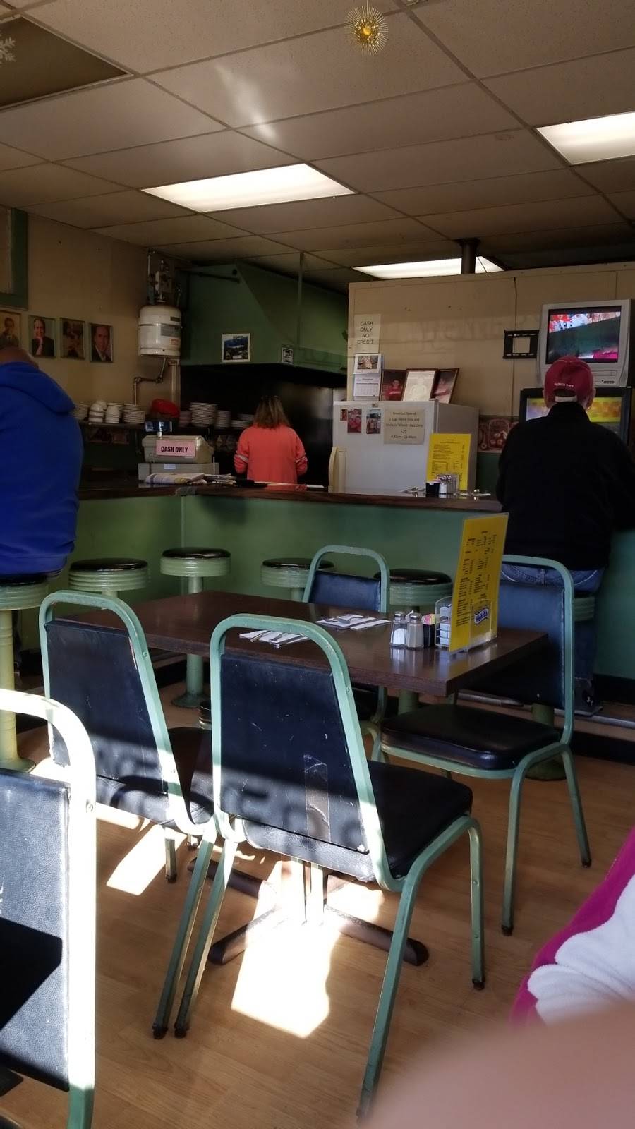 Donats Place | restaurant | 163 Kilvert St, Warwick, RI 02886, USA | 4017371719 OR +1 401-737-1719