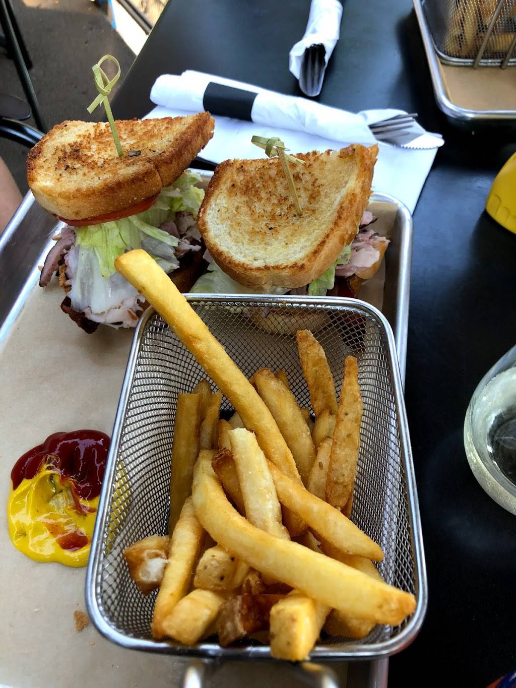 Island Lodge by Al Lago | restaurant | 20818 Island Pkwy E, Lake Tapps, WA 98391, USA | 2538626641 OR +1 253-862-6641