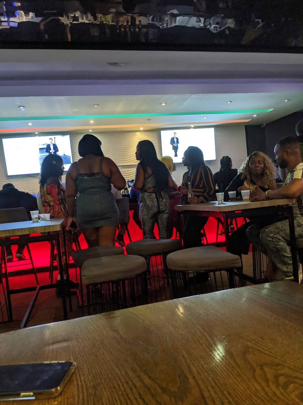 Vibez Restaurant & Lounge | restaurant | 2611 Ashley Phosphate Rd, North Charleston, SC 29418, USA | 8433302737 OR +1 843-330-2737