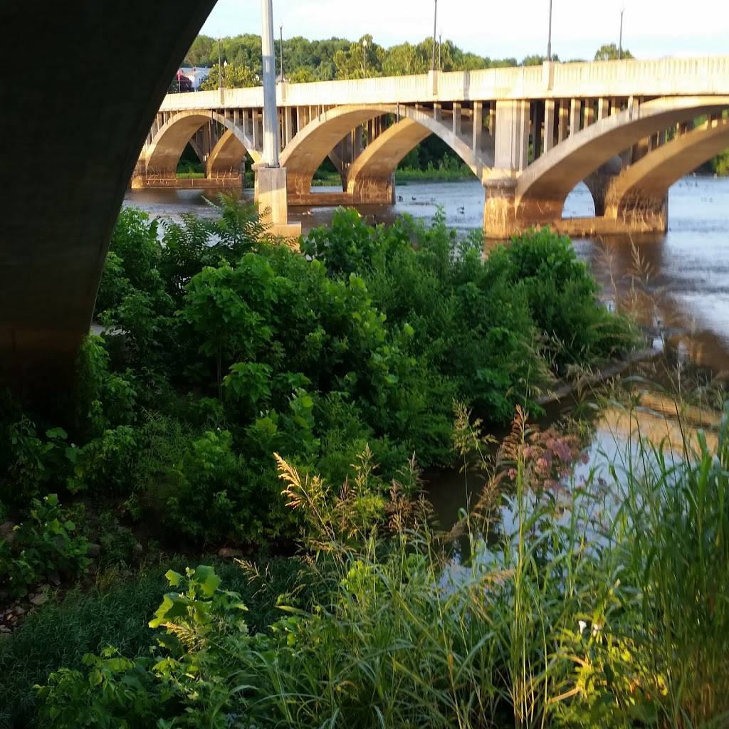 Burger King | restaurant | 1127 Piney Forest Rd, Danville, VA 24540, USA | 4348363539 OR +1 434-836-3539