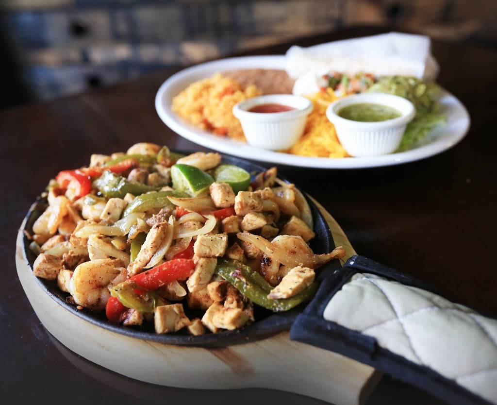 Sahms Ale House Monon | restaurant | 1435 E 86th St a, Indianapolis, IN 46240, USA | 3177351293 OR +1 317-735-1293