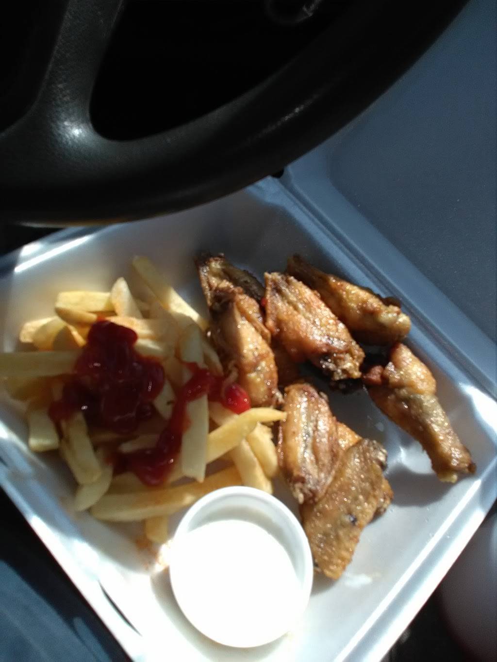 Wing Cafe | meal takeaway | 7521 Parkway Dr, Leeds, AL 35094, USA | 2057024025 OR +1 205-702-4025