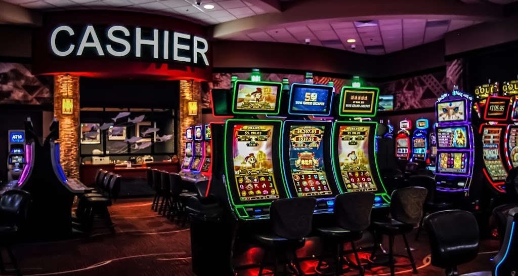 Redwood Hotel and Casino | restaurant | 171 Klamath Blvd, Klamath, CA 95548, USA | 7074821777 OR +1 707-482-1777